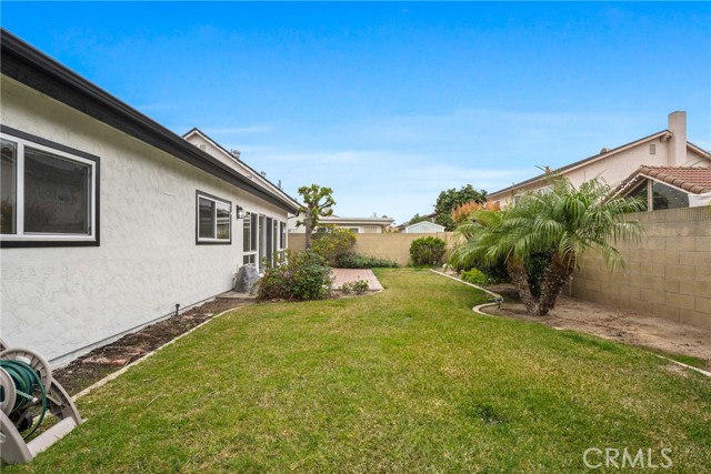 Image 12 of 25 For 9374 Fleetwood Street