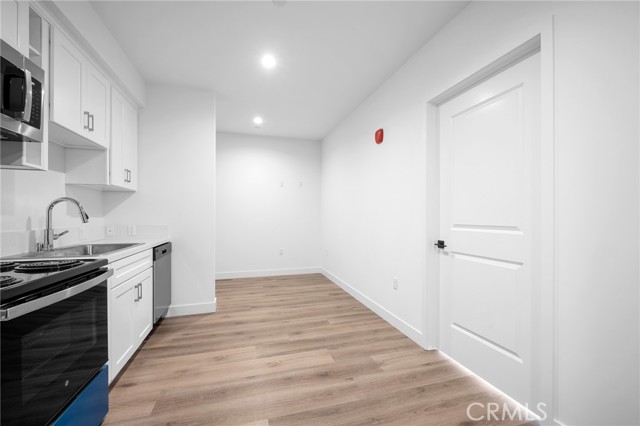 Detail Gallery Image 9 of 20 For 10657 Moorpark St #305,  North Hollywood,  CA 91602 - 2 Beds | 1 Baths