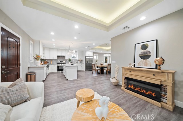 Detail Gallery Image 4 of 35 For 432 S Alhambra #E,  Monterey Park,  CA 91755 - 3 Beds | 3 Baths