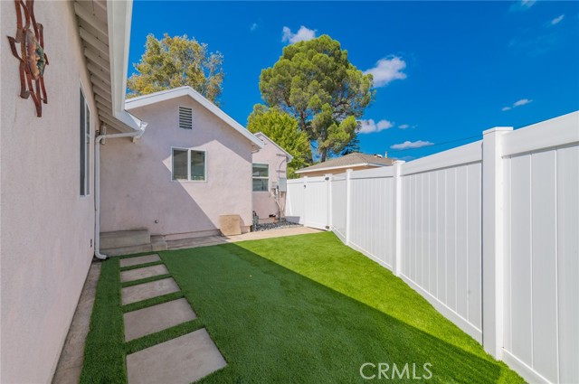 Detail Gallery Image 31 of 31 For 5212 Noble Ave, Sherman Oaks,  CA 91411 - 3 Beds | 2 Baths