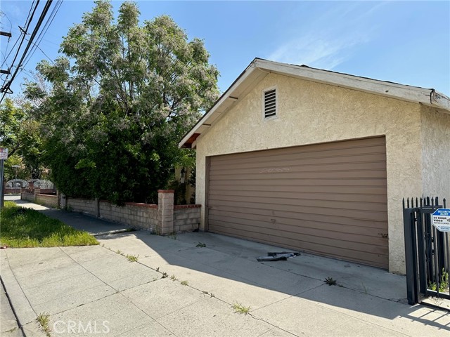 646 Hollister Street photo 4