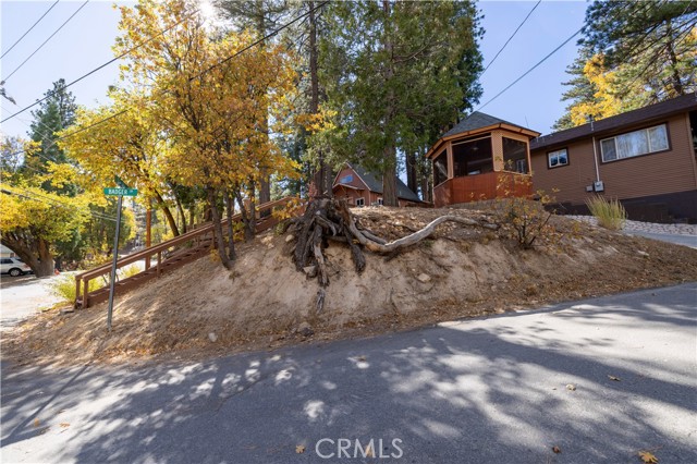 Detail Gallery Image 2 of 54 For 2242 Deep Creek Dr, Running Springs,  CA 92382 - 2 Beds | 2 Baths