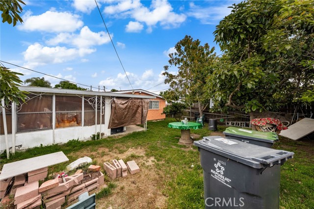 Detail Gallery Image 32 of 41 For 526 Nottingham Ave, Santa Ana,  CA 92703 - 4 Beds | 2 Baths