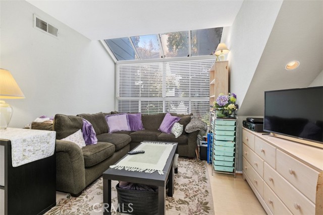 13562 Mahogany Place, Tustin CA: https://media.crmls.org/medias/33d130e2-11ed-462c-9598-c5b48b0b9318.jpg