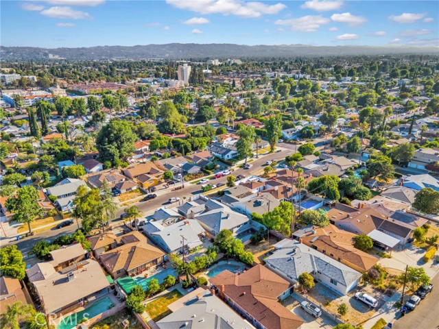 14625 Runnymede Street, Van Nuys CA: https://media.crmls.org/medias/33d2021e-b21a-4afd-89fe-8753795efe7b.jpg