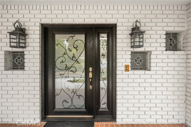 19201 Barrett Lane, North Tustin CA: https://media.crmls.org/medias/33d2cba3-bb6e-48ba-b091-0a5c5c27c9da.jpg