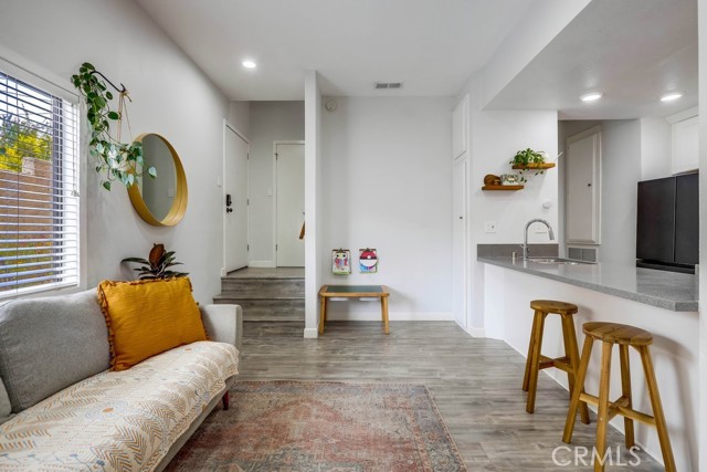 Detail Gallery Image 8 of 42 For 284 Laurel Ave #5,  Brea,  CA 92821 - 2 Beds | 1/1 Baths