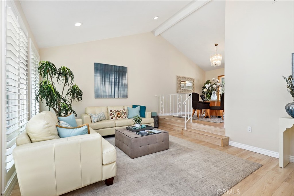 MLS #OC25173182 img 5