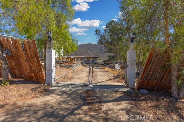 45479 Sheeps Foot Road, Aguanga CA: https://media.crmls.org/medias/33d42049-24bc-484e-8c4f-1ca57d6a8580.jpg