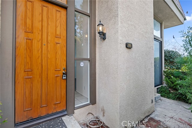 9000 Vanalden Avenue, Northridge CA: https://media.crmls.org/medias/33d42f23-6cfd-4973-bc80-84b59d970c3f.jpg