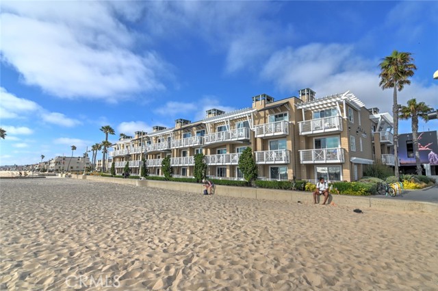 1300 The Strand, Hermosa Beach, California 90254, 1 Bedroom Bedrooms, ,1 BathroomBathrooms,Residential,Sold,The Strand,SB25153201