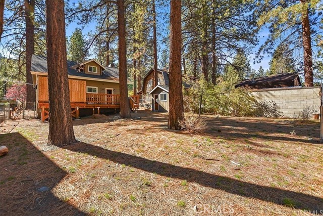 610 Mountain View Avenue, Wrightwood CA: https://media.crmls.org/medias/33d49d10-0fea-4260-86a9-b1e91aa54e4c.jpg