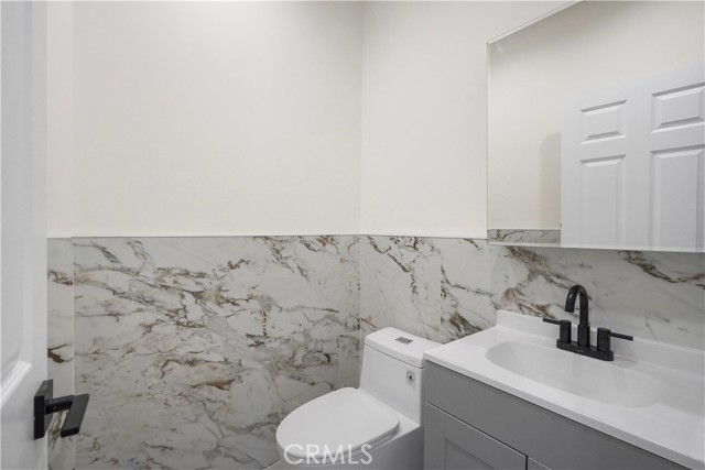 11647 N. Paso Robles Avenue, Granada Hills CA: https://media.crmls.org/medias/33d53ef0-a6f8-4181-b456-a11b6cf7388a.jpg