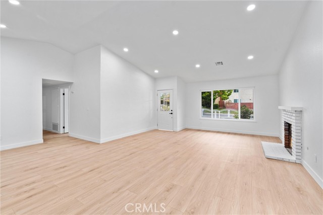 343 W Orchard Street, Rialto CA: https://media.crmls.org/medias/33d58a77-3386-4f0c-be61-8a794d6763e9.jpg
