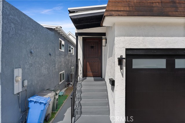 Detail Gallery Image 3 of 30 For 1712 Stanford Ave, Redondo Beach,  CA 90278 - 4 Beds | 2/1 Baths