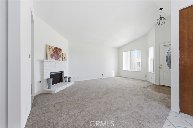 Detail Gallery Image 3 of 24 For 3545 Casamia, Palmdale,  CA 93550 - 4 Beds | 2 Baths