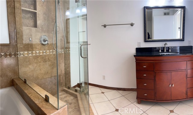 Detail Gallery Image 14 of 30 For 7311 Kester, Van Nuys,  CA 91405 - 2 Beds | 3 Baths