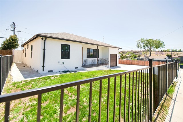 1336 W 118th Street, Los Angeles CA: https://media.crmls.org/medias/33d84bf2-8465-4a65-a247-acc3fe4dd96d.jpg