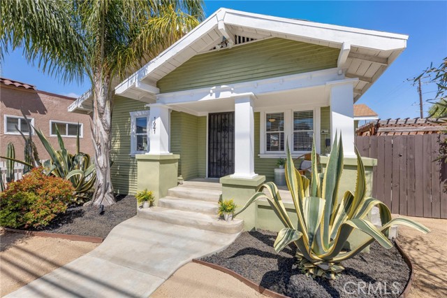 Detail Gallery Image 2 of 45 For 1641 E 10th St, Long Beach,  CA 90813 - 3 Beds | 1 Baths
