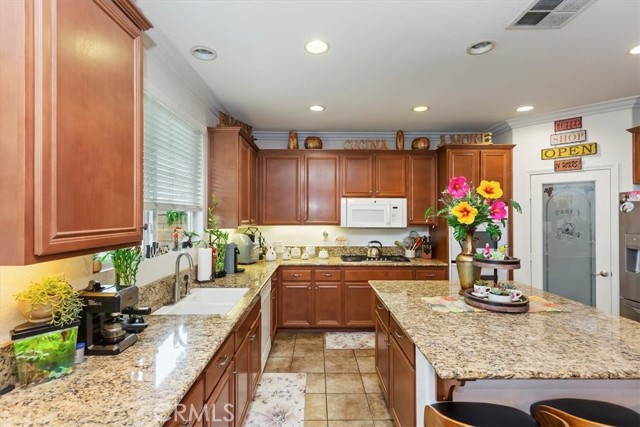 Detail Gallery Image 11 of 44 For 6686 Ashford Mill Ct, Corona,  CA 92880 - 4 Beds | 4 Baths