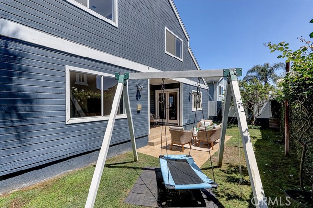 Detail Gallery Image 27 of 43 For 1808 Pullman Ln #B,  Redondo Beach,  CA 90278 - 4 Beds | 2/1 Baths