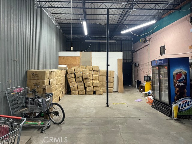 8273 S San Pedro, Los Angeles, California 90003, ,Commercial Sale,For Sale,8273 S San Pedro,CRSB23216146