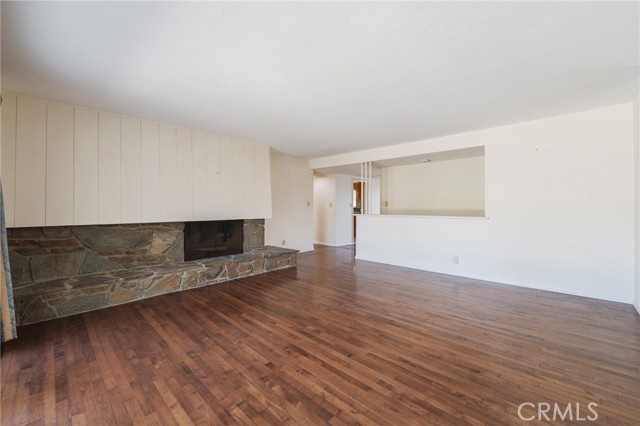 921 W Pioneer Drive, Anaheim CA: https://media.crmls.org/medias/33d9f0ac-31ea-4f02-989b-a34efdf3f293.jpg