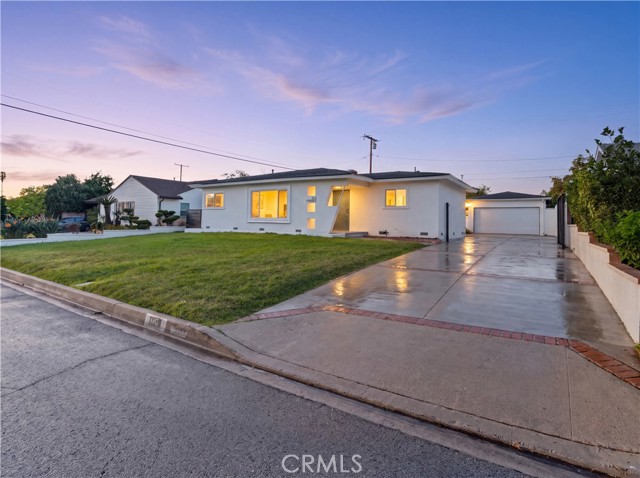 Front Image Thumbnail for CRDW26231836