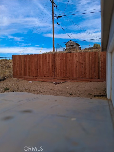 1160 Mojave Dr, Barstow CA: https://media.crmls.org/medias/33db32d9-3bce-4abc-84f7-1a41cef8fb01.jpg