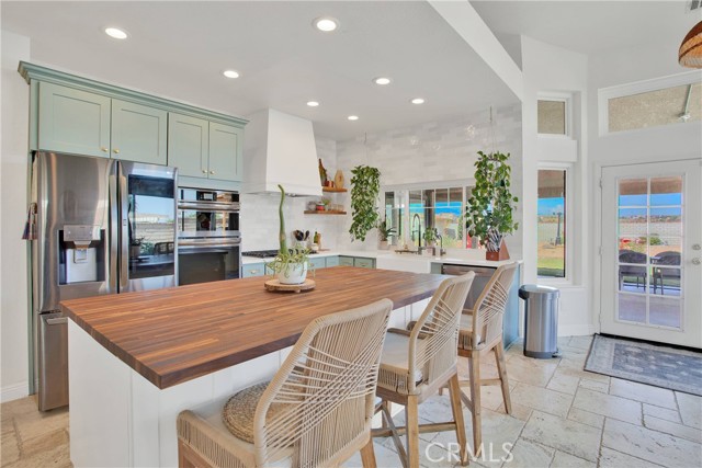 12450 Indian River Drive, Apple Valley CA: https://media.crmls.org/medias/33db4c54-40a6-4b21-80be-49e453c6d682.jpg