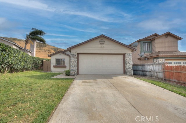 14319 Weeping Willow Lane, Fontana CA: https://media.crmls.org/medias/33db5410-c1d4-4025-bf8f-d68ed658f65e.jpg