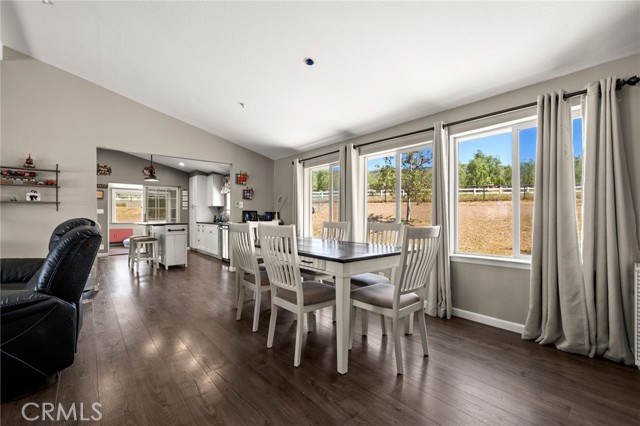 Detail Gallery Image 9 of 63 For 9259 Sierra Hwy, Agua Dulce,  CA 91390 - 4 Beds | 4 Baths