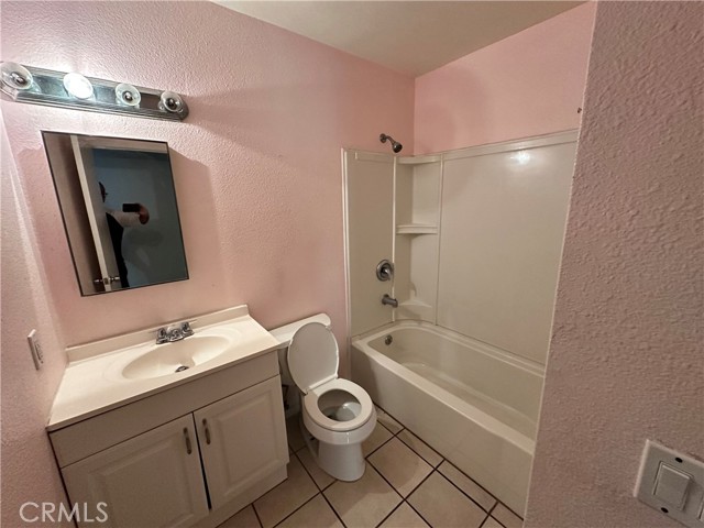 Detail Gallery Image 12 of 15 For 1352 Arthur Ave, Riverside,  CA 92501 - 4 Beds | 2 Baths