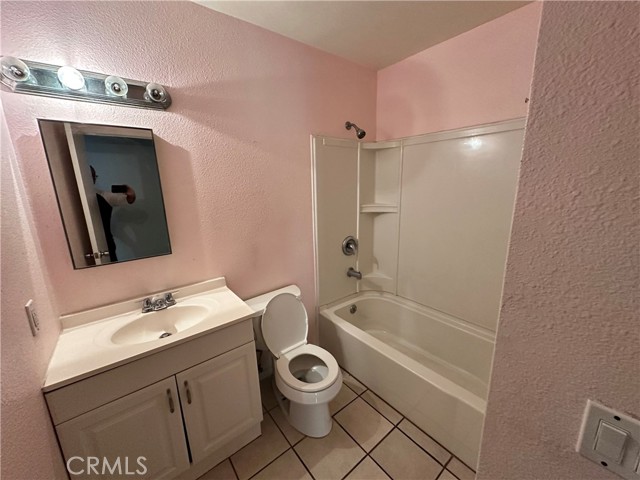 Detail Gallery Image 12 of 15 For 1352 Arthur Ave, Riverside,  CA 92501 - 4 Beds | 2 Baths