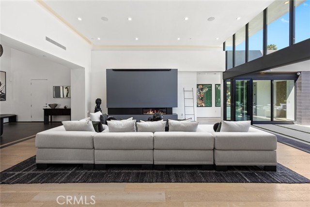 Detail Gallery Image 11 of 53 For 7139 Macapa, Los Angeles,  CA 90068 - 4 Beds | 5 Baths