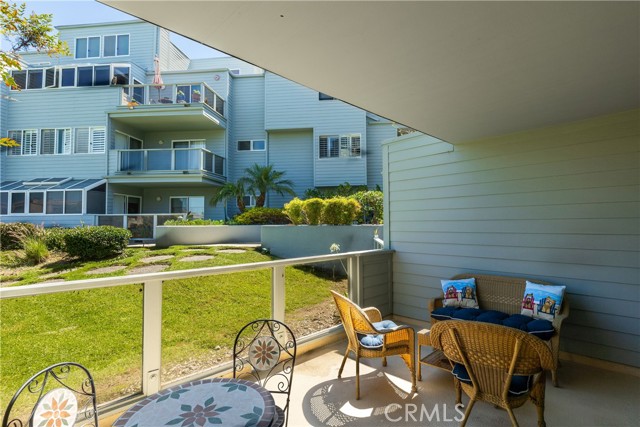 Detail Gallery Image 20 of 26 For 250 the Village #108,  Redondo Beach,  CA 90277 - 1 Beds | 1 Baths