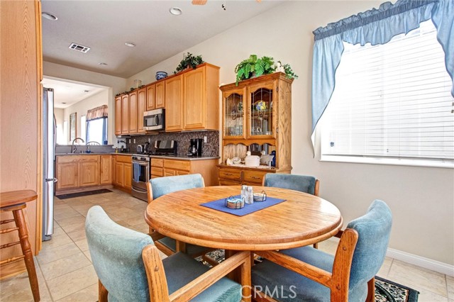 Detail Gallery Image 11 of 71 For 10788 Green Valley, Apple Valley,  CA 92308 - 2 Beds | 2 Baths
