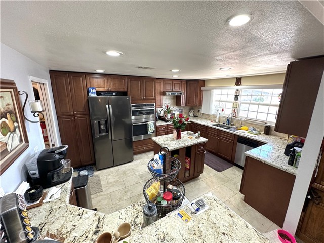 Detail Gallery Image 9 of 26 For 1936 Pali Dr, Norco,  CA 92860 - 3 Beds | 2 Baths