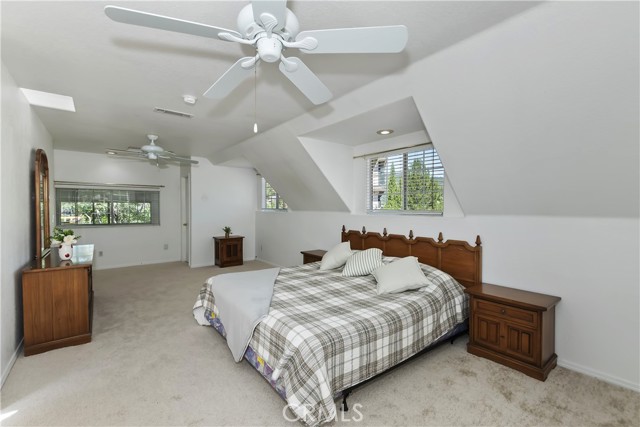747 Boulder Bay, Big Bear Lake CA: https://media.crmls.org/medias/33e09494-927d-454e-bfdb-42010482ce5f.jpg