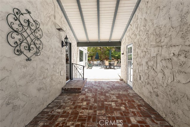 Detail Gallery Image 22 of 30 For 3616 Mesa Lila Ln, Glendale,  CA 91208 - 5 Beds | 3/1 Baths