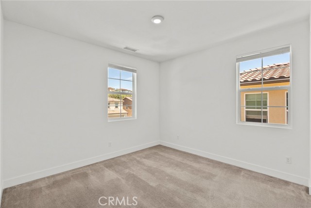 19162 Lauren Lane, Saugus CA: https://media.crmls.org/medias/33e10d42-008f-42f1-be2a-ad3d809426d3.jpg