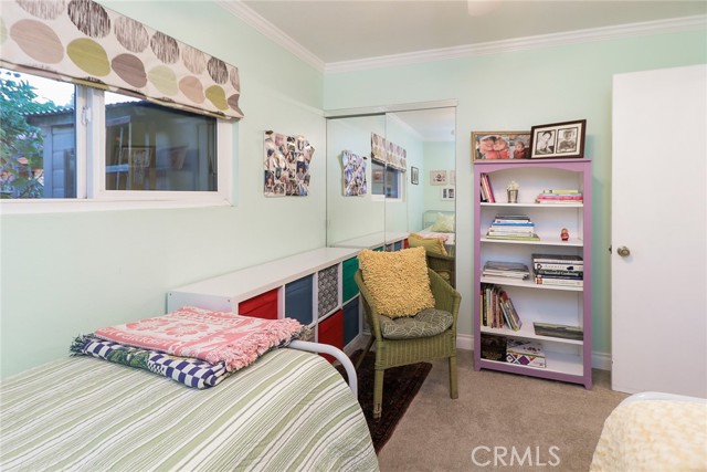 Great light and nice size bedroom.