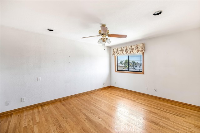 920 W Elberon Avenue, San Pedro CA: https://media.crmls.org/medias/33e1bc7d-54f3-4290-9aed-b49ca4e6f4ef.jpg