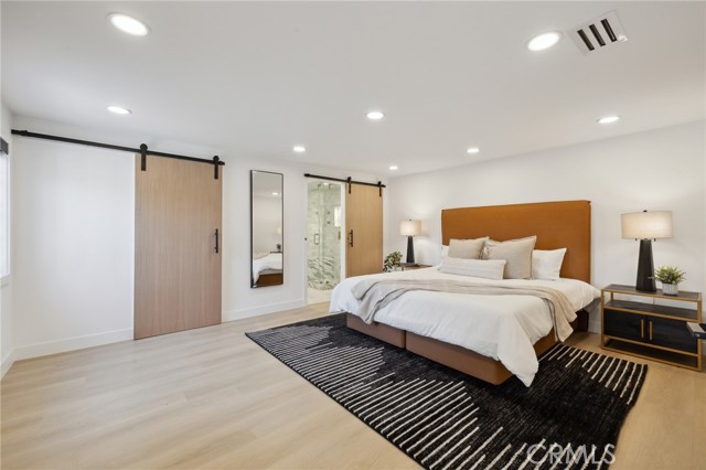 6105 Bellingham Avenue, North Hollywood CA: https://media.crmls.org/medias/33e1f238-e075-4cf0-9fe9-7704d04cf7cb.jpg