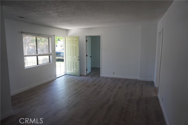 Detail Gallery Image 4 of 10 For 906 Dawson Ave, Long Beach,  CA 90804 - 5 Beds | 3 Baths