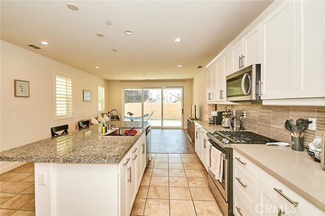 Detail Gallery Image 15 of 37 For 6914 Old Mill Ave, Chino,  CA 91710 - 4 Beds | 3 Baths