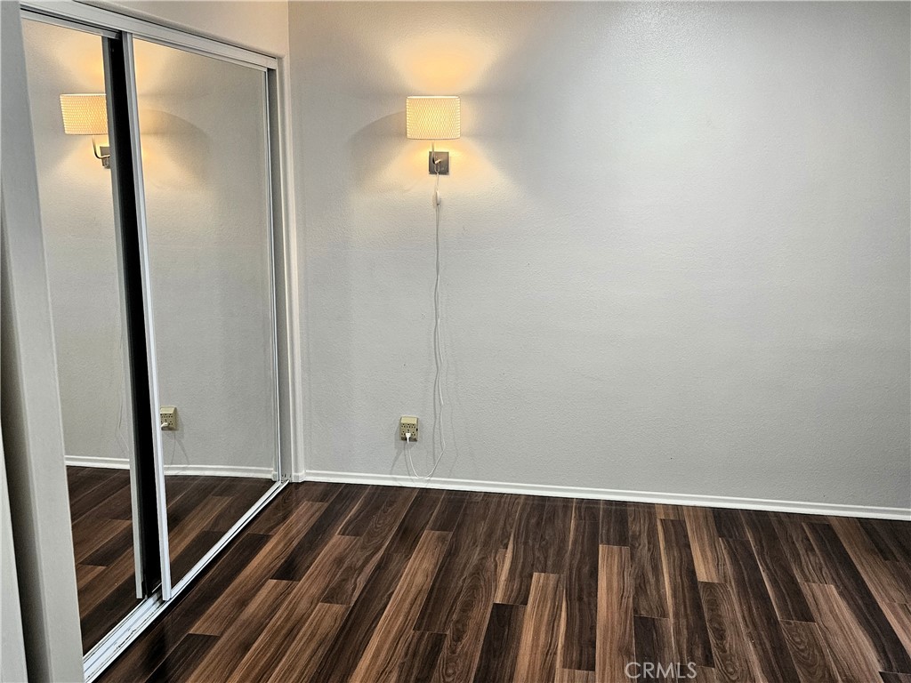 https://media.crmls.org/medias/33e2b78a-6996-4893-af4d-df8c4dc1715c.jpg?preset=X-Large
