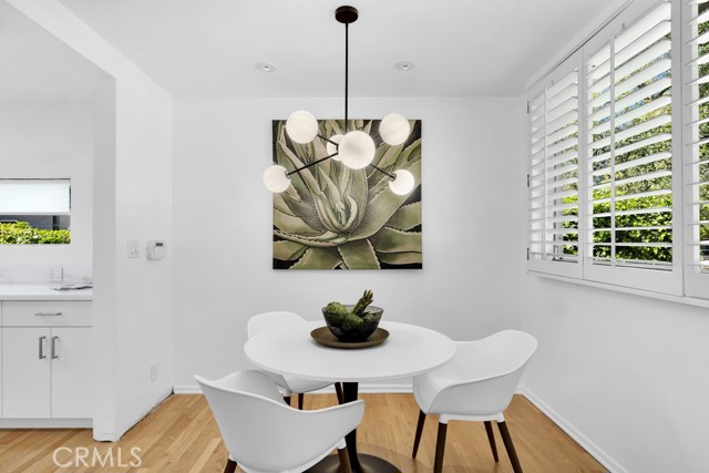 5217 Canoga Avenue, Woodland Hills CA: https://media.crmls.org/medias/33e3c4fa-14ca-455c-b7f9-a5c2fb8f5315.jpg