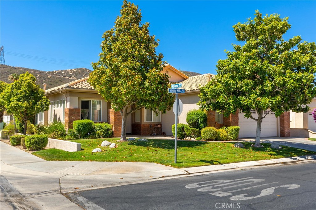 4901 Singing Hills Drive, Banning, CA 92220