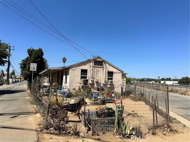 Detail Gallery Image 9 of 15 For 182 State St, Perris,  CA 92570 - 2 Beds | 2 Baths